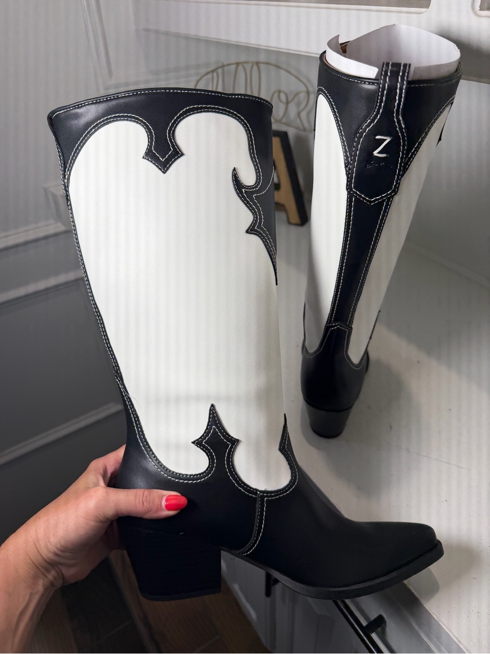 Zodiac Cowboy Boots Women's 8.5 Black White Leather Western Boots Colorblock - Picture 8 of 10